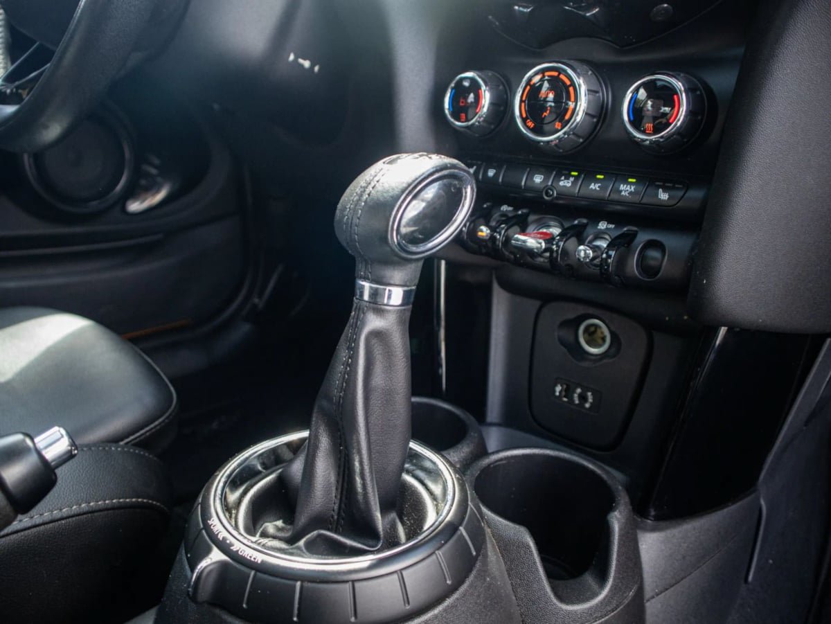 Used 2014 MINI Cooper 2-Door Hardtop FWD image 24