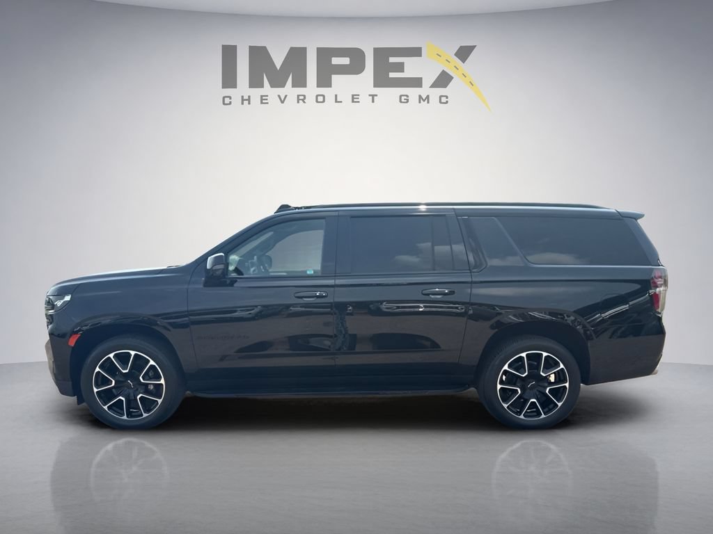 Used 2023 Chevrolet Suburban RST w/ Sport Performance Package AWD/4WD image 2