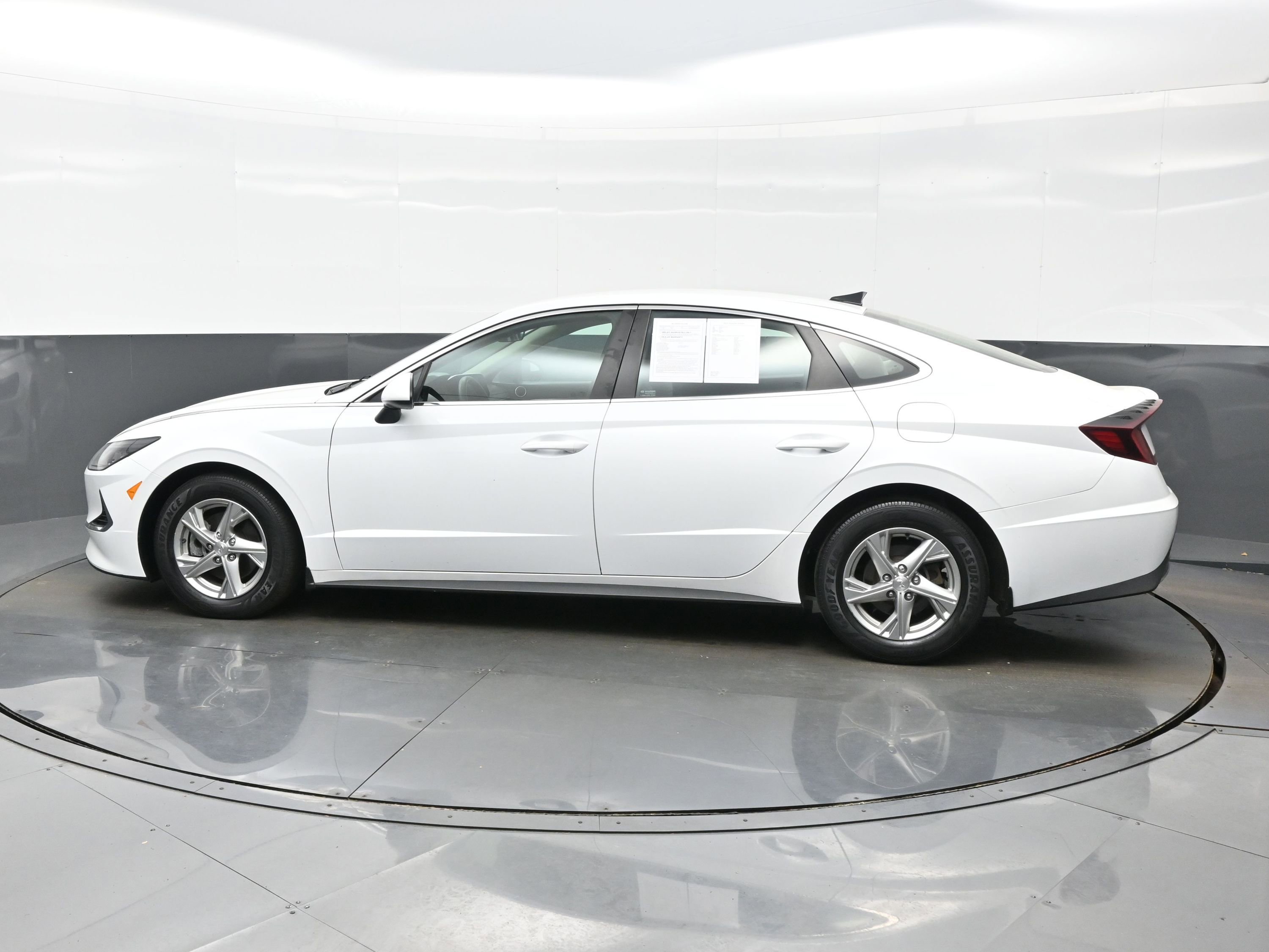 Used 2021 Hyundai Sonata SE FWD image 3