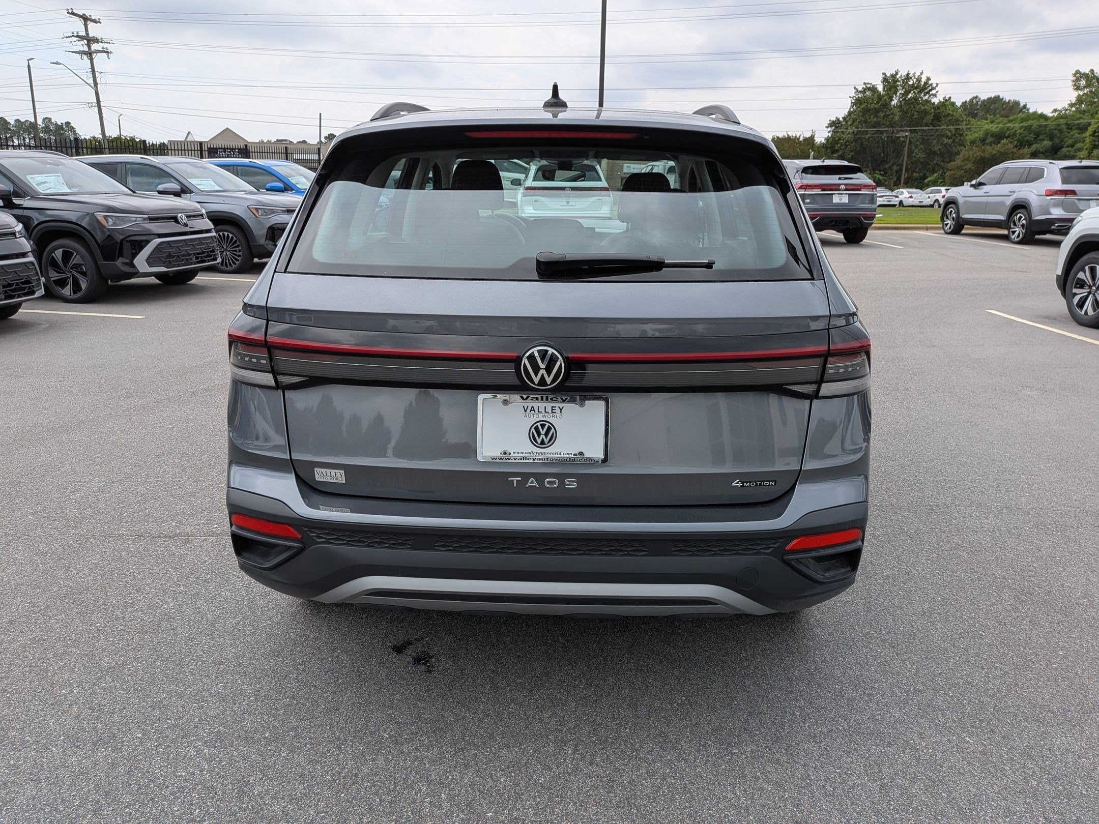 Used 2025 Volkswagen Taos S AWD/4WD image 4