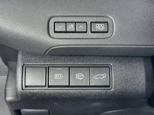 Certified 2026 Toyota C-HR AWD/4WD image 11