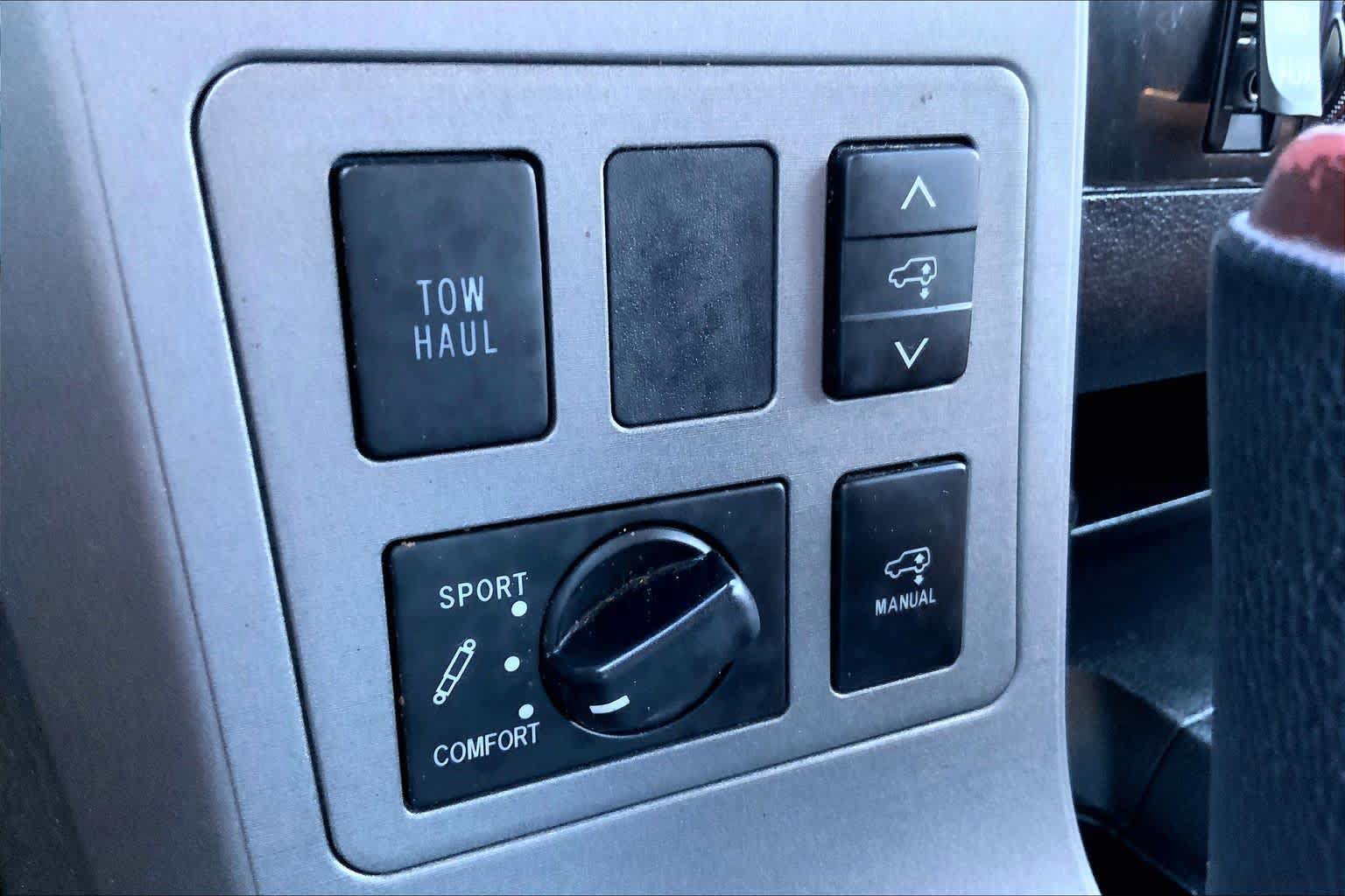 Used 2017 Toyota Sequoia Platinum RWD image 34