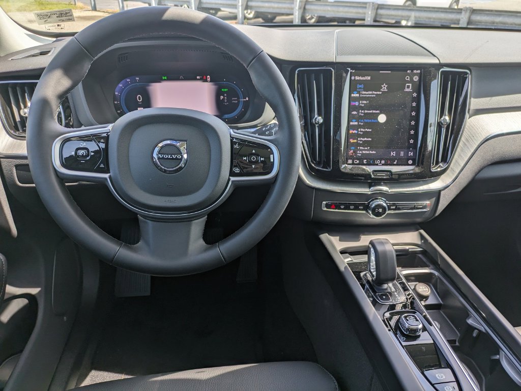New 2025 Volvo XC60 T8 Plus w/ Protection Package Premier AWD/4WD image 15