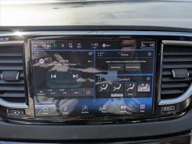 Used 2024 Chrysler Pacifica Touring-L image 13