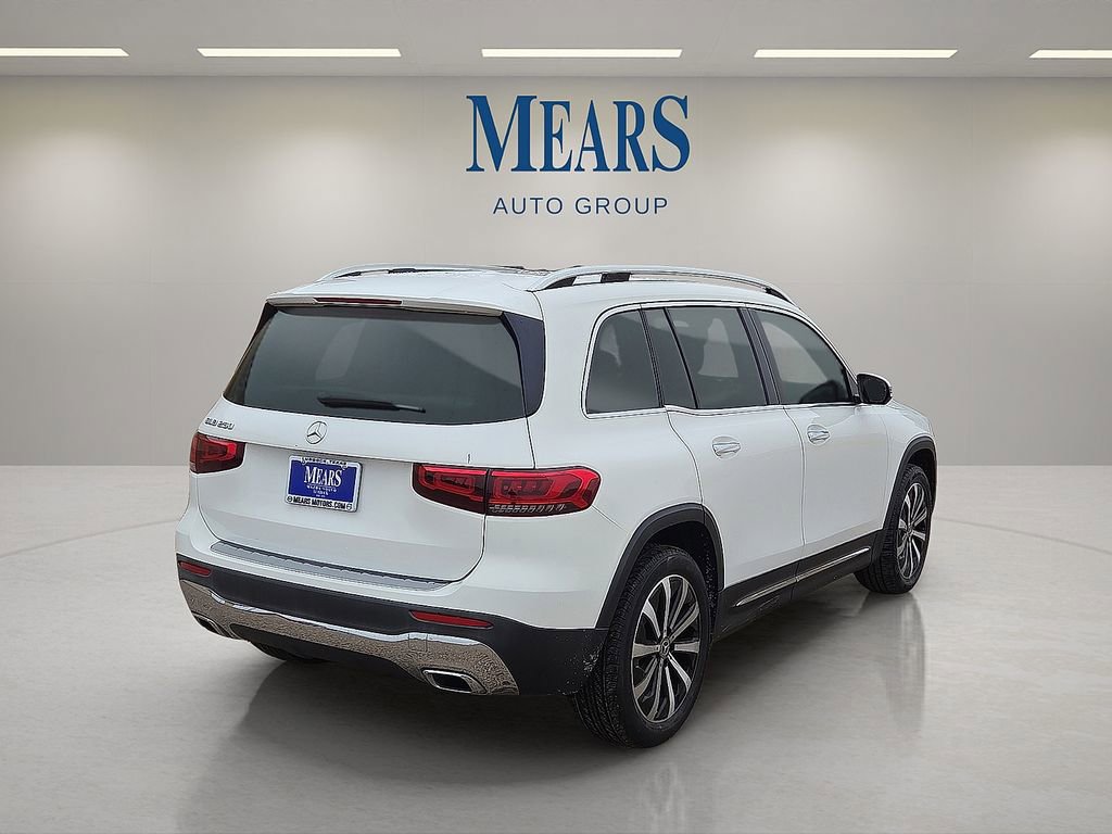 Used 2021 Mercedes-Benz GLB 250 w/ Premium Package image 5