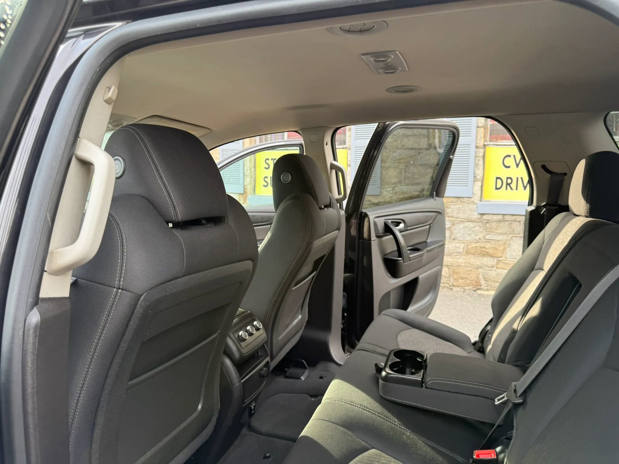 Used 2014 GMC Acadia SLE image 25