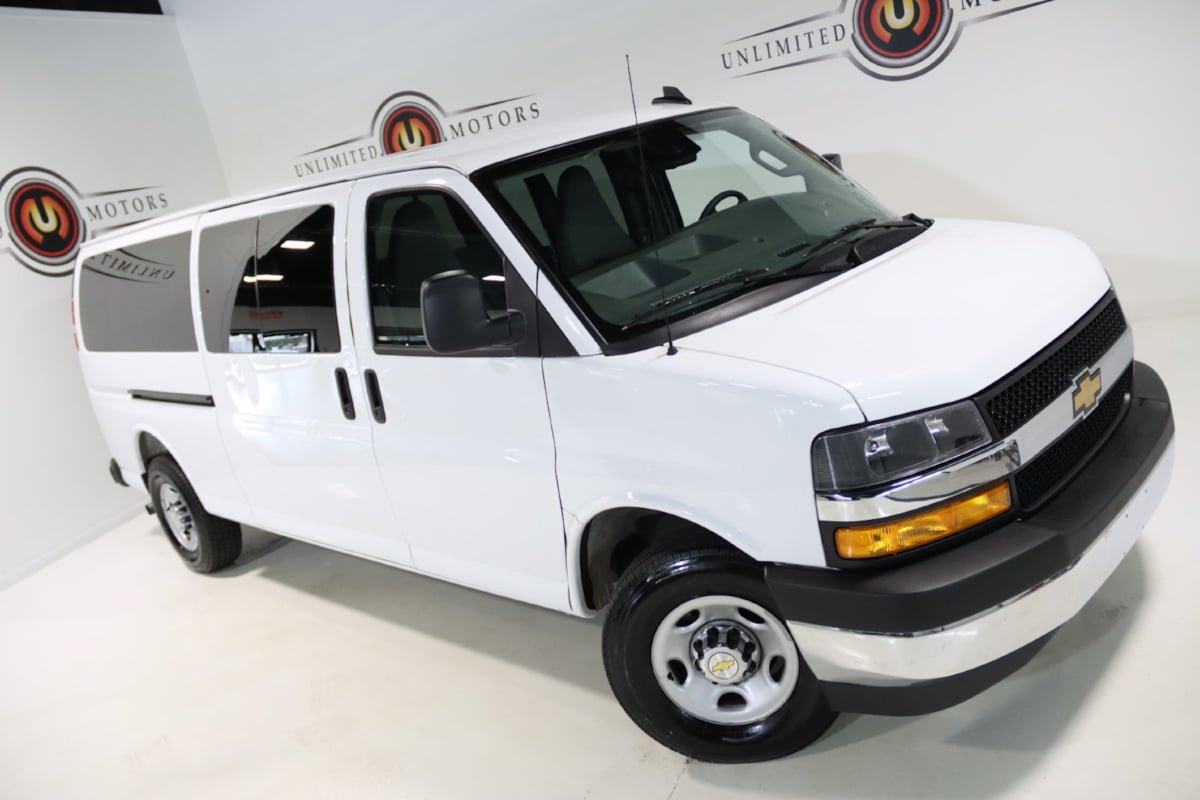 Used 2025 Chevrolet Express 3500 LT w/ LT Preferred Equipment Group RWD image 66