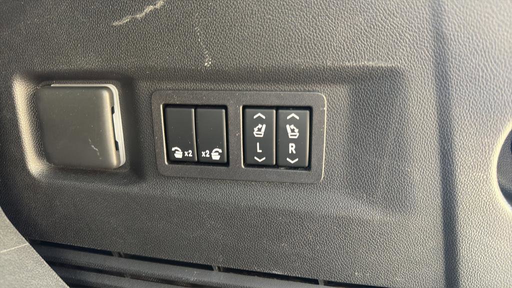 Used 2023 GMC Yukon Denali w/ LPO, Floor Liner Package image 20