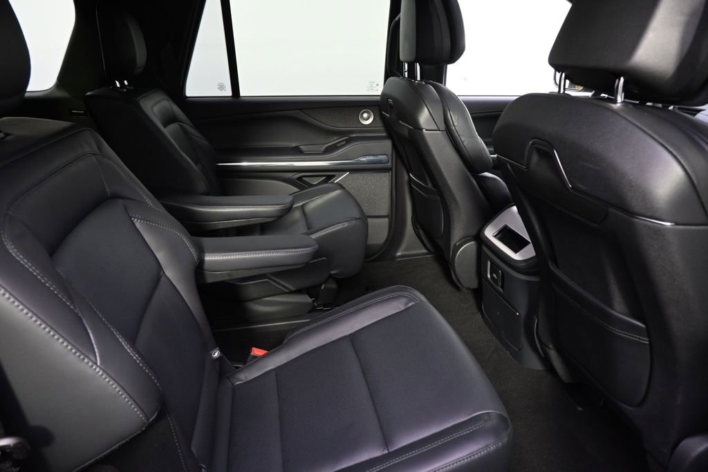 New 2026 Lincoln Navigator L Reserve w/ Jet Appearance Package image 18