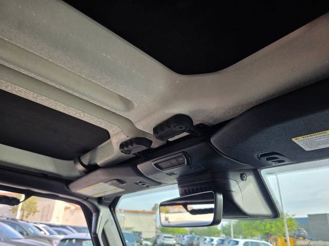 Used 2019 Jeep Wrangler Unlimited Sahara AWD/4WD image 13