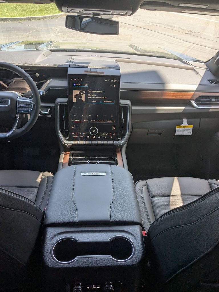 New 2025 GMC Yukon XL Denali w/ Sun & Power Step Package image 12