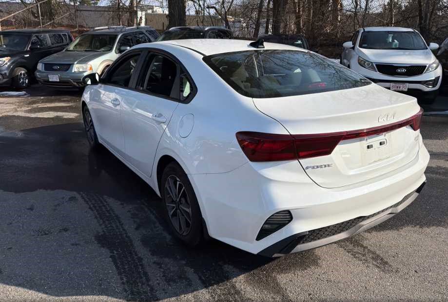 Used 2023 Kia Forte LXS image 5