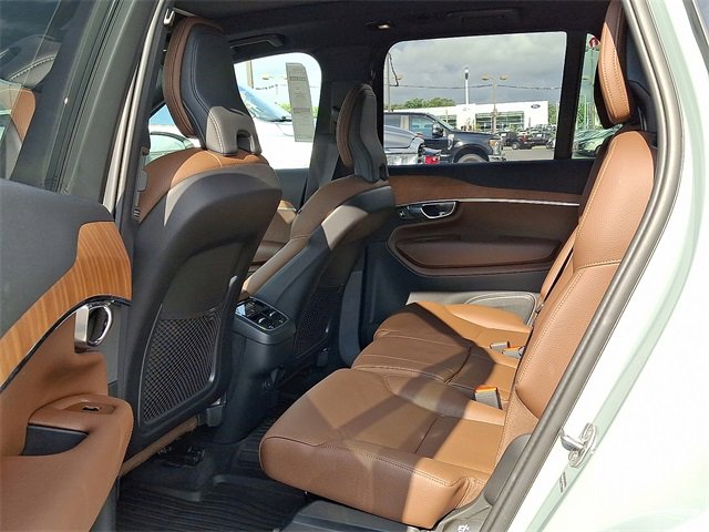 Used 2025 Volvo XC90 B5 Plus w/ Protection Package Premier image 8