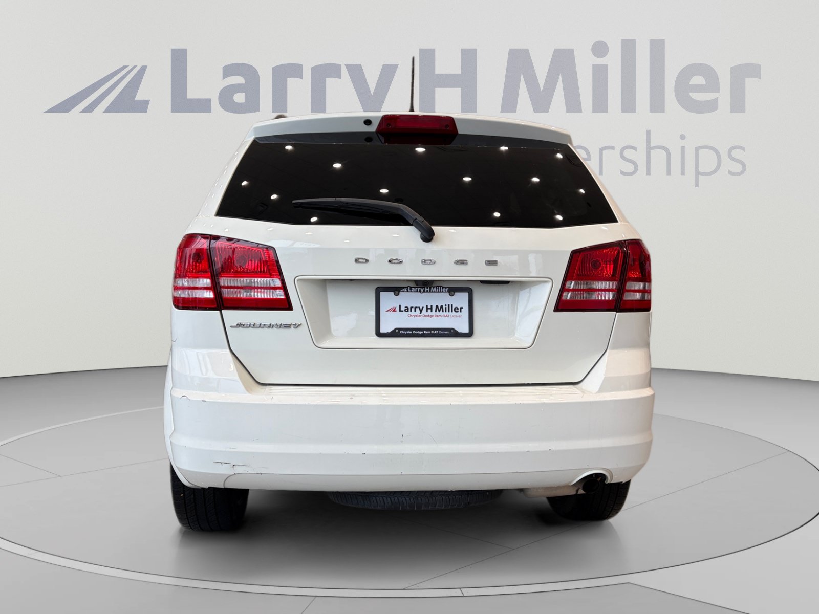 Used 2018 Dodge Journey SE w/ Connectivity Group FWD image 4