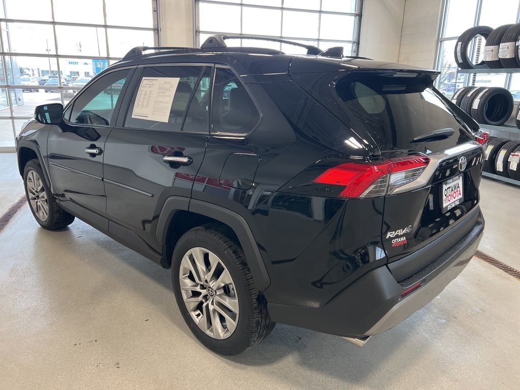 Used 2025 Toyota RAV4 Limited image 5