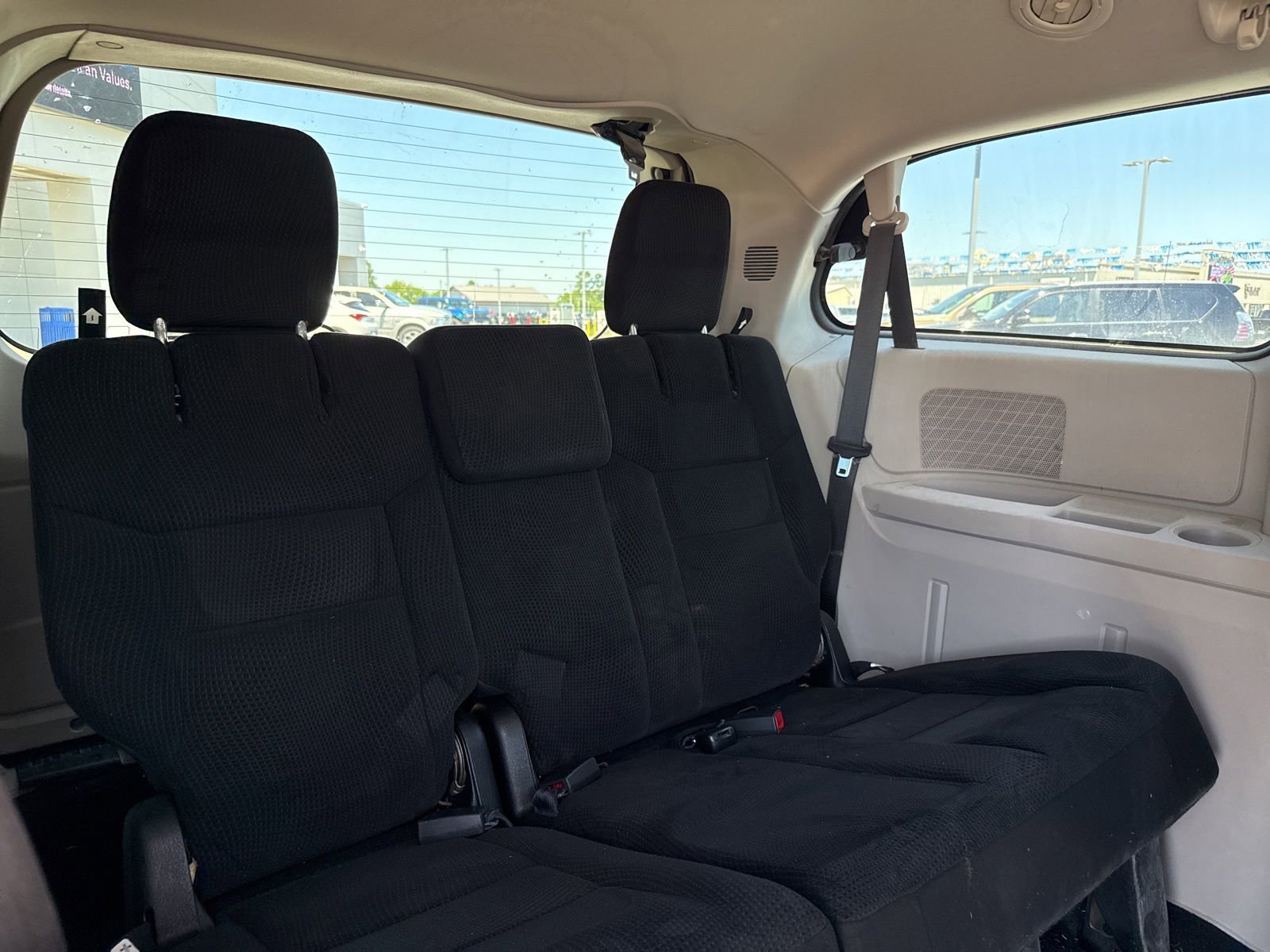 Used 2015 Dodge Grand Caravan SXT w/ Rear Park Assist Package FWD image 18