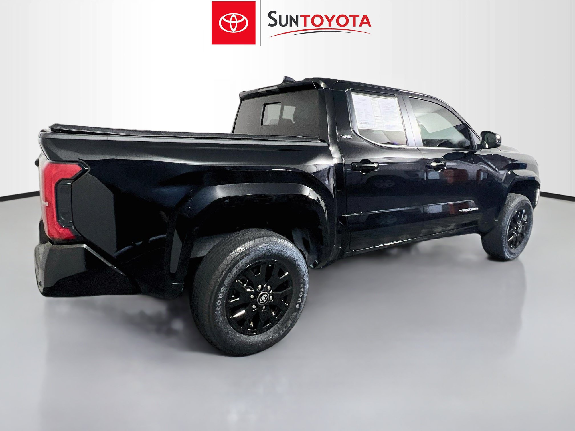 Used 2024 Toyota Tacoma SR5 AWD/4WD image 4