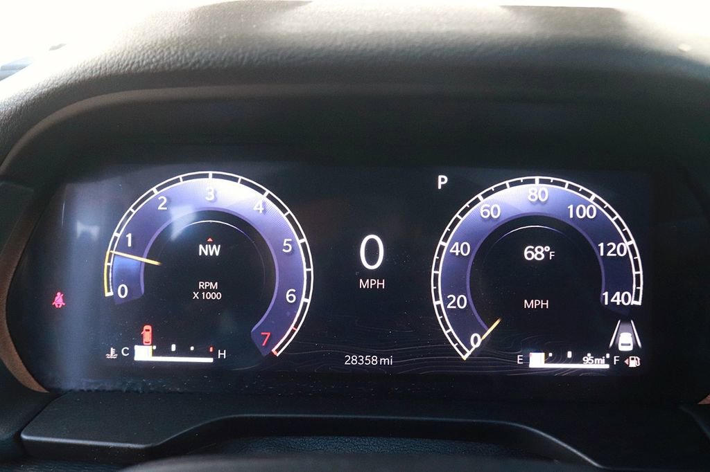 Used 2024 Jeep Grand Cherokee Laredo AWD/4WD image 19