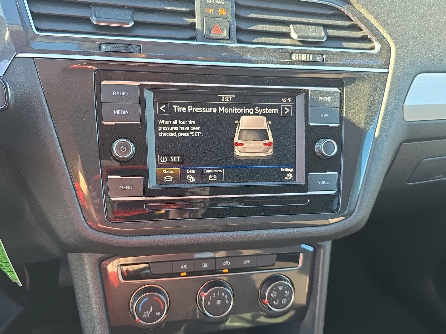 Used 2020 Volkswagen Tiguan S image 20