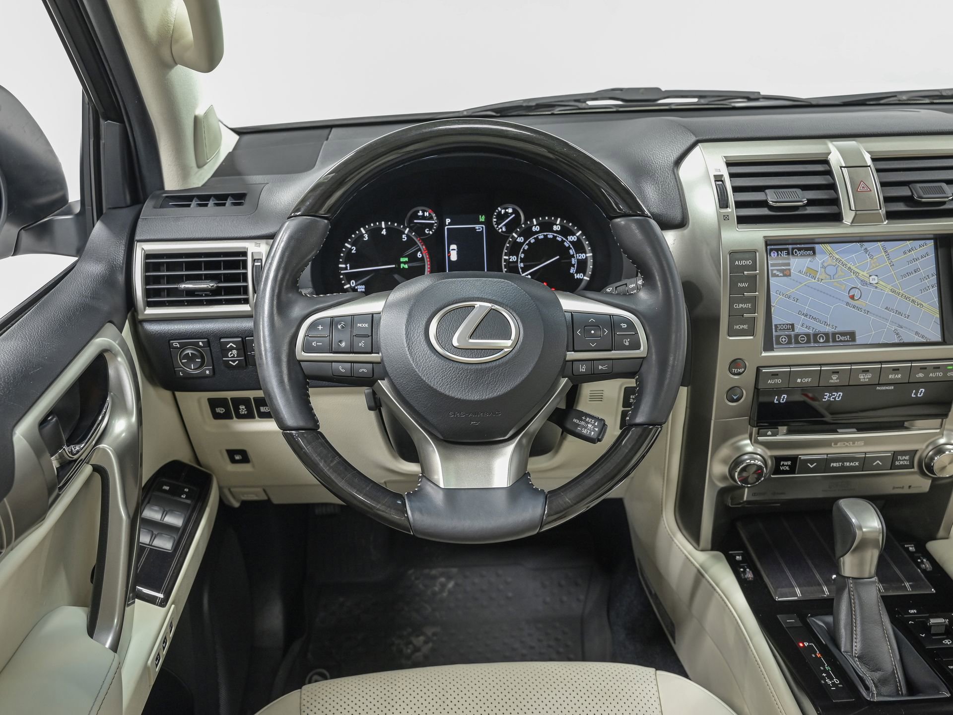 Used 2021 Lexus GX 460 Luxury w/ Sport Design Package AWD/4WD image 17