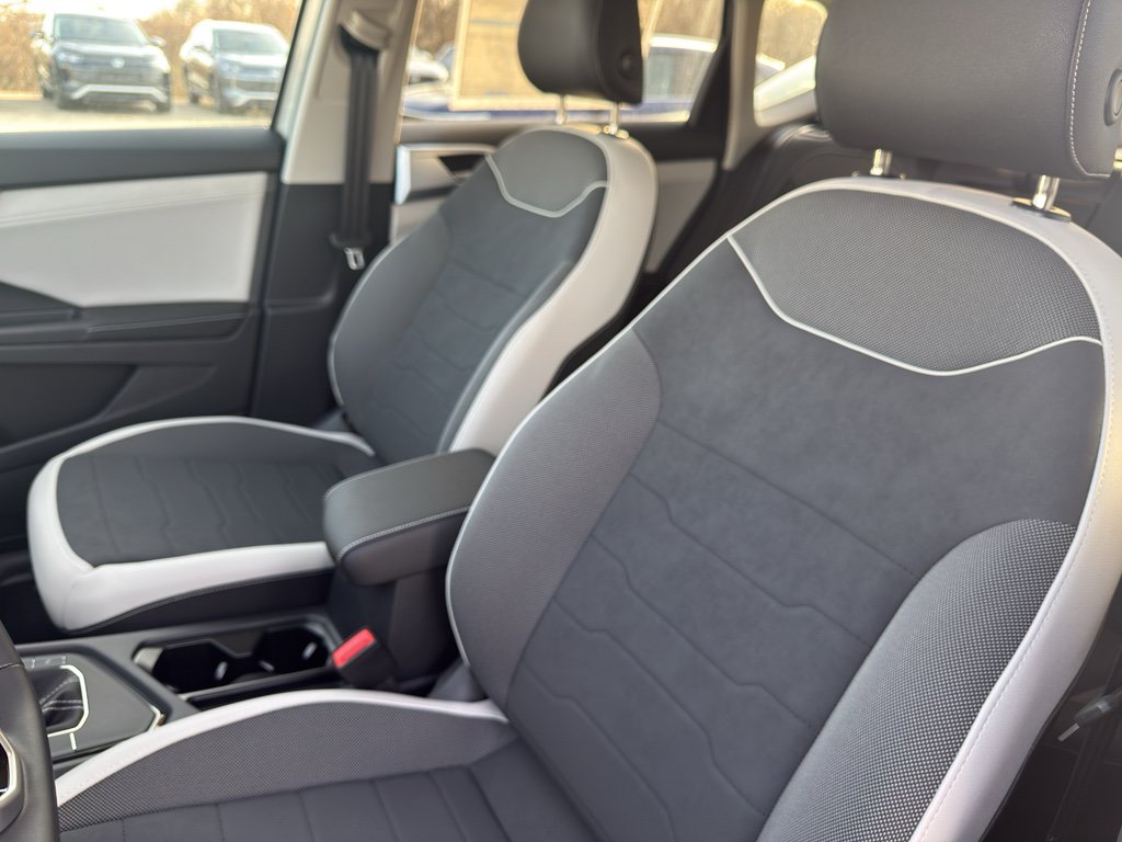 New 2026 Volkswagen Taos SE FWD image 12