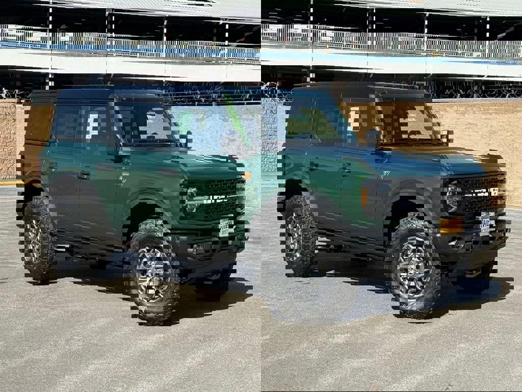 New 2025 Ford Bronco Badlands w/ Black Appearance Package image 1