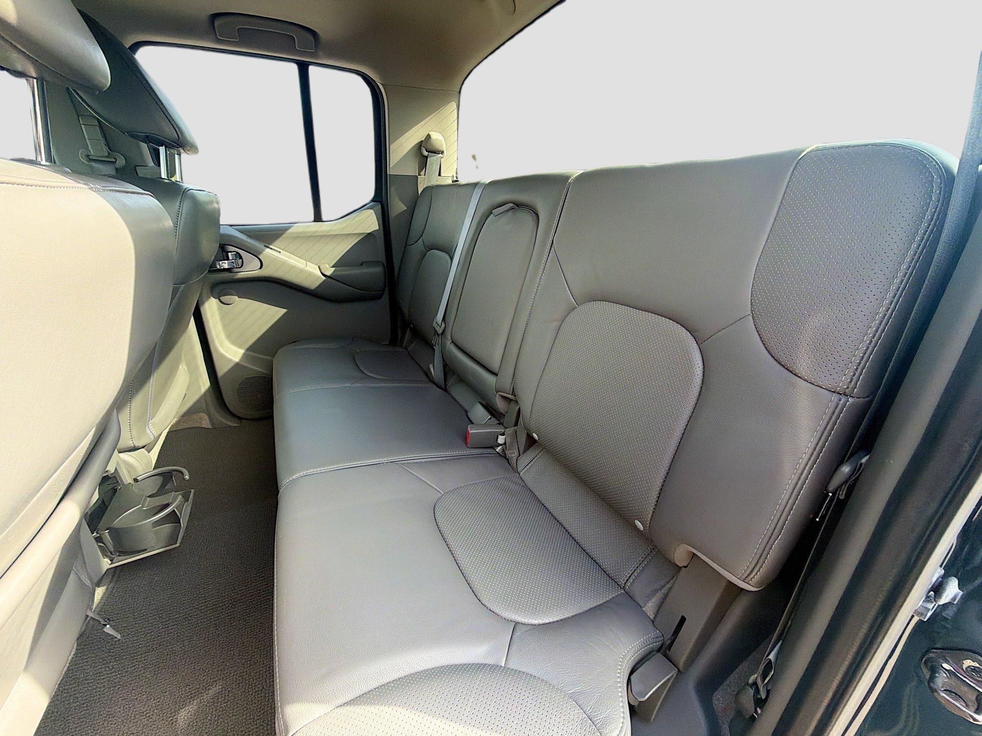 Used 2013 Nissan Frontier SL w/ Moonroof Pkg image 20