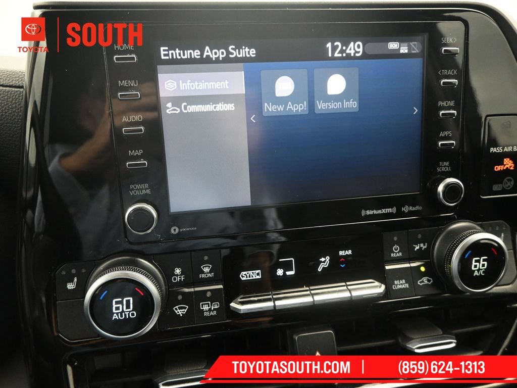 Used 2020 Toyota Highlander XLE AWD/4WD image 17