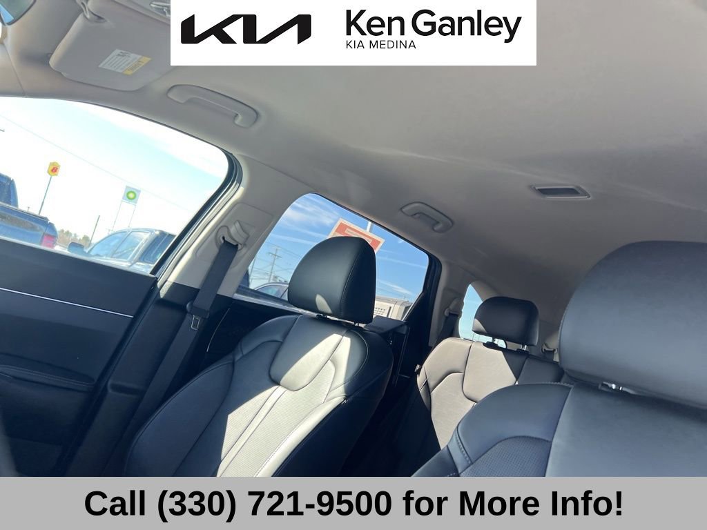 Certified 2025 Kia Sorento S FWD image 43