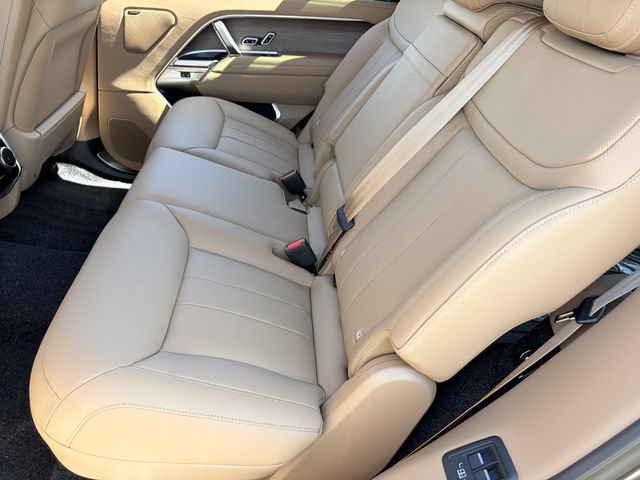 New 2026 Land Rover Range Rover Long Wheelbase SE AWD/4WD image 16