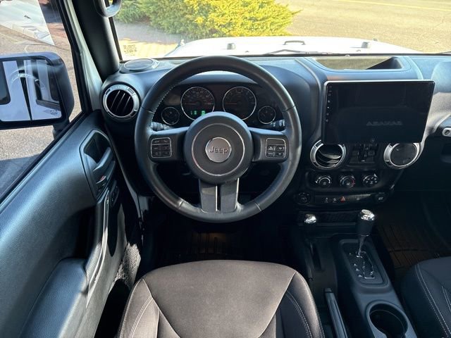 Used 2016 Jeep Wrangler Unlimited Sahara w/ Connectivity Group image 13
