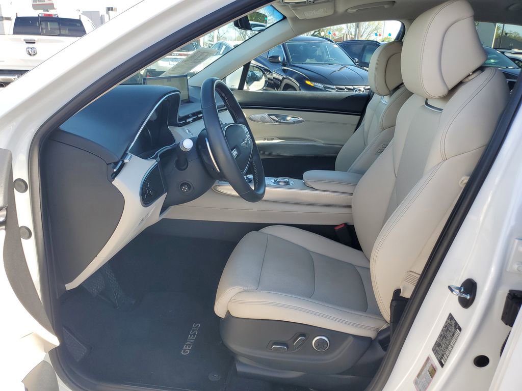 Used 2023 Genesis GV70 2.5T w/ Select Package image 13