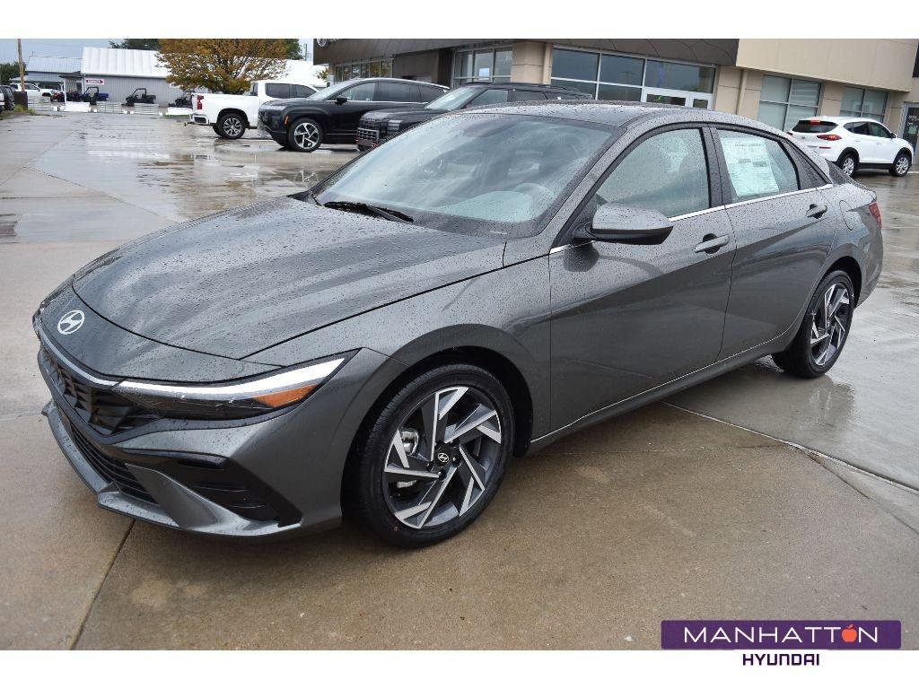 New 2025 Hyundai Elantra SEL image 1