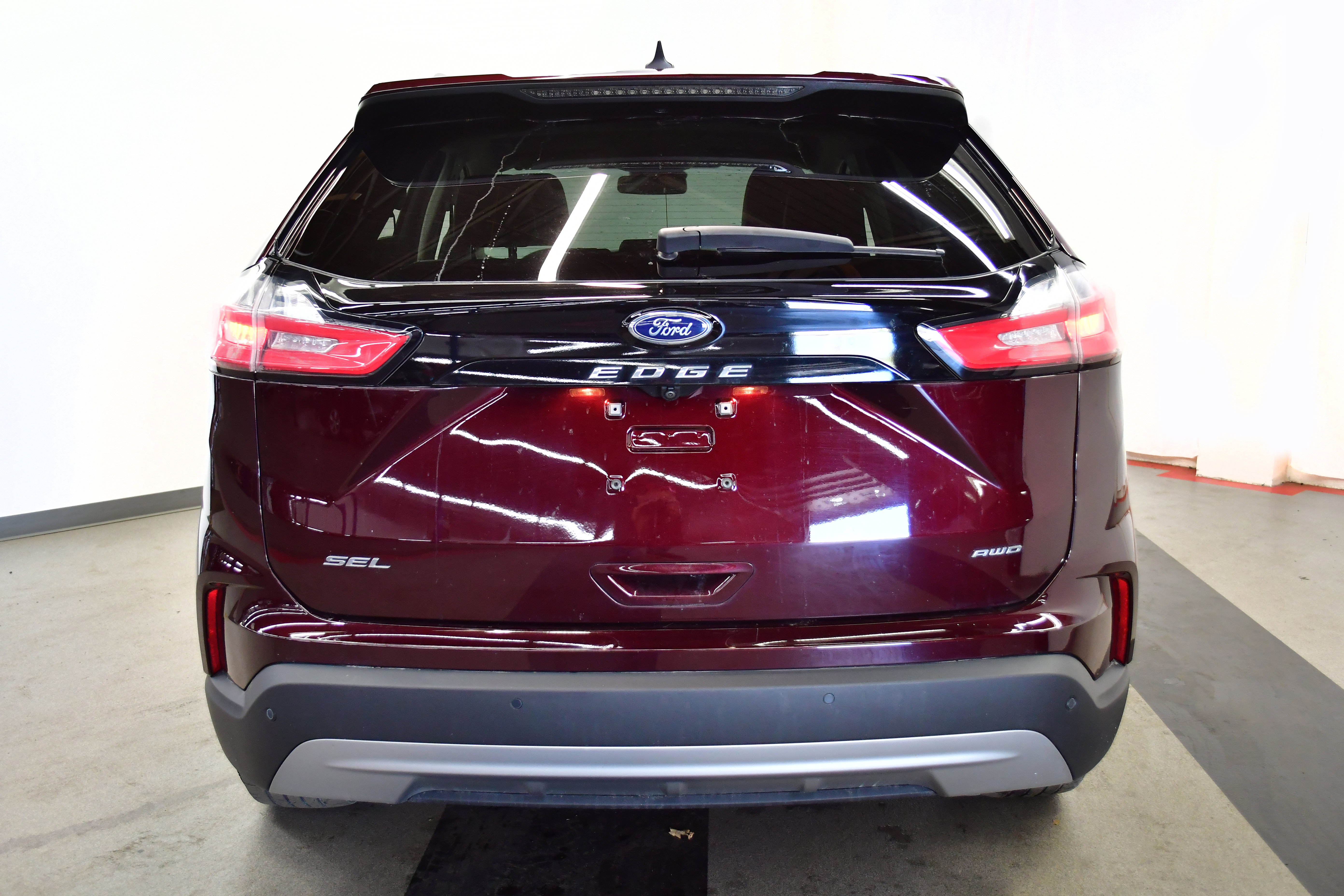 Used 2022 Ford Edge SEL w/ Convenience Package image 6