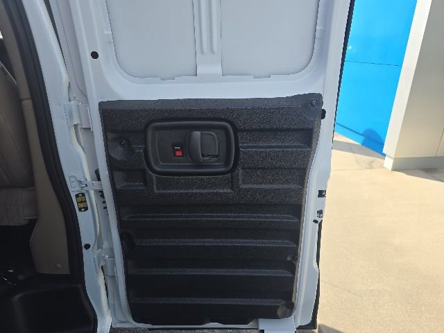 Used 2025 GMC Savana 3500 RWD image 33
