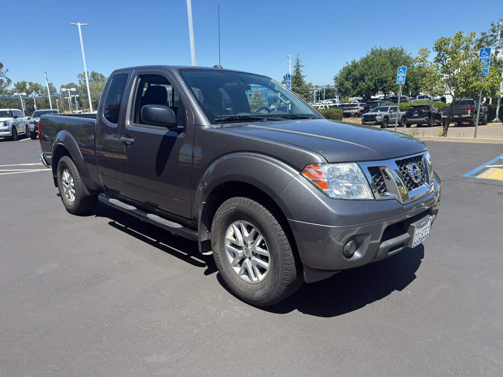 Used 2017 Nissan Frontier SV RWD image 3