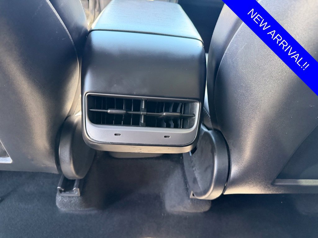 Used 2022 Tesla Model Y Performance AWD/4WD image 19