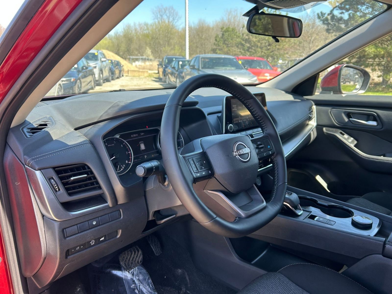 Used 2025 Nissan Rogue SV AWD/4WD image 36