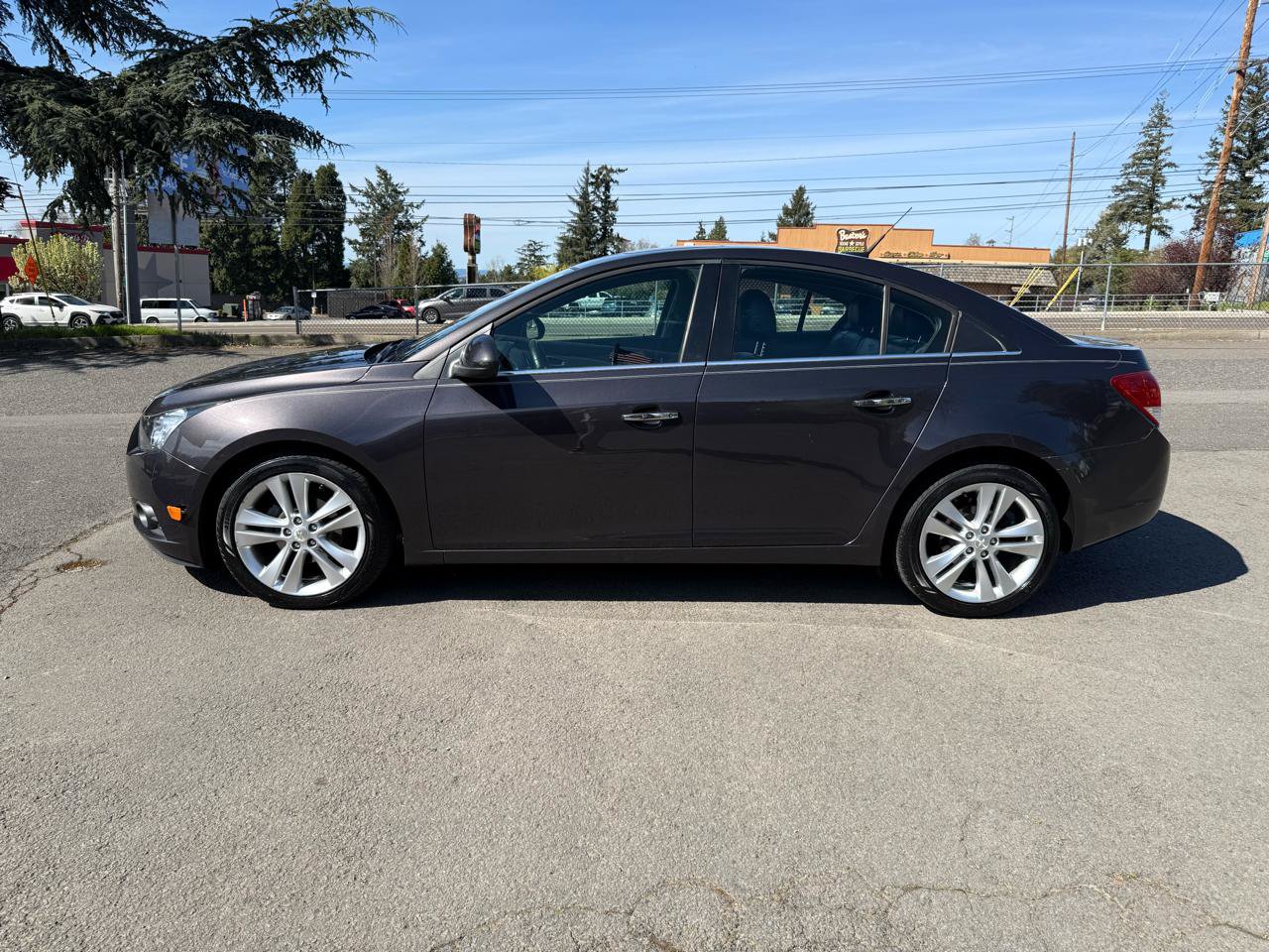 Used 2014 Chevrolet Cruze LTZ FWD image 3