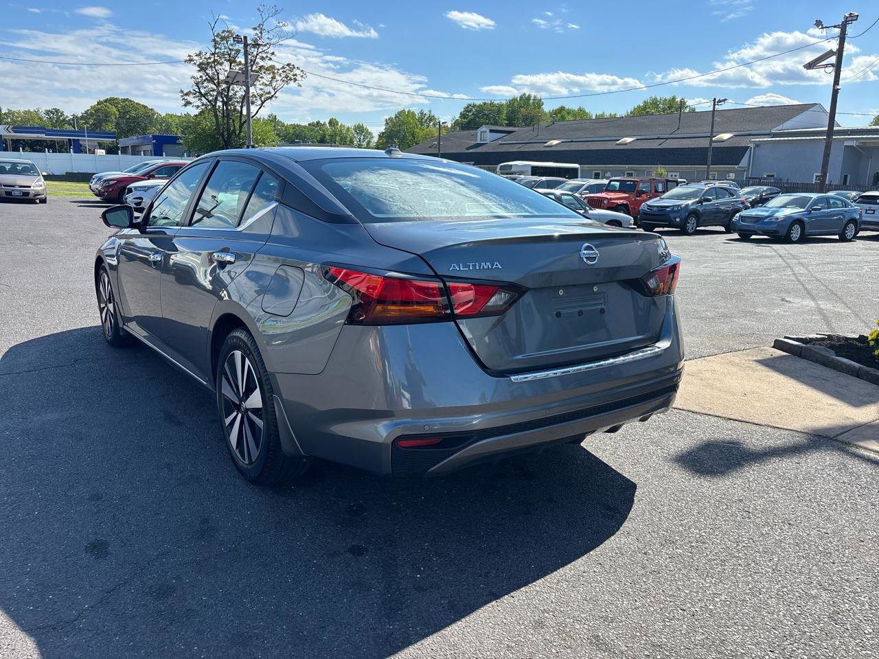 Used 2021 Nissan Altima 2.5 SV FWD image 5