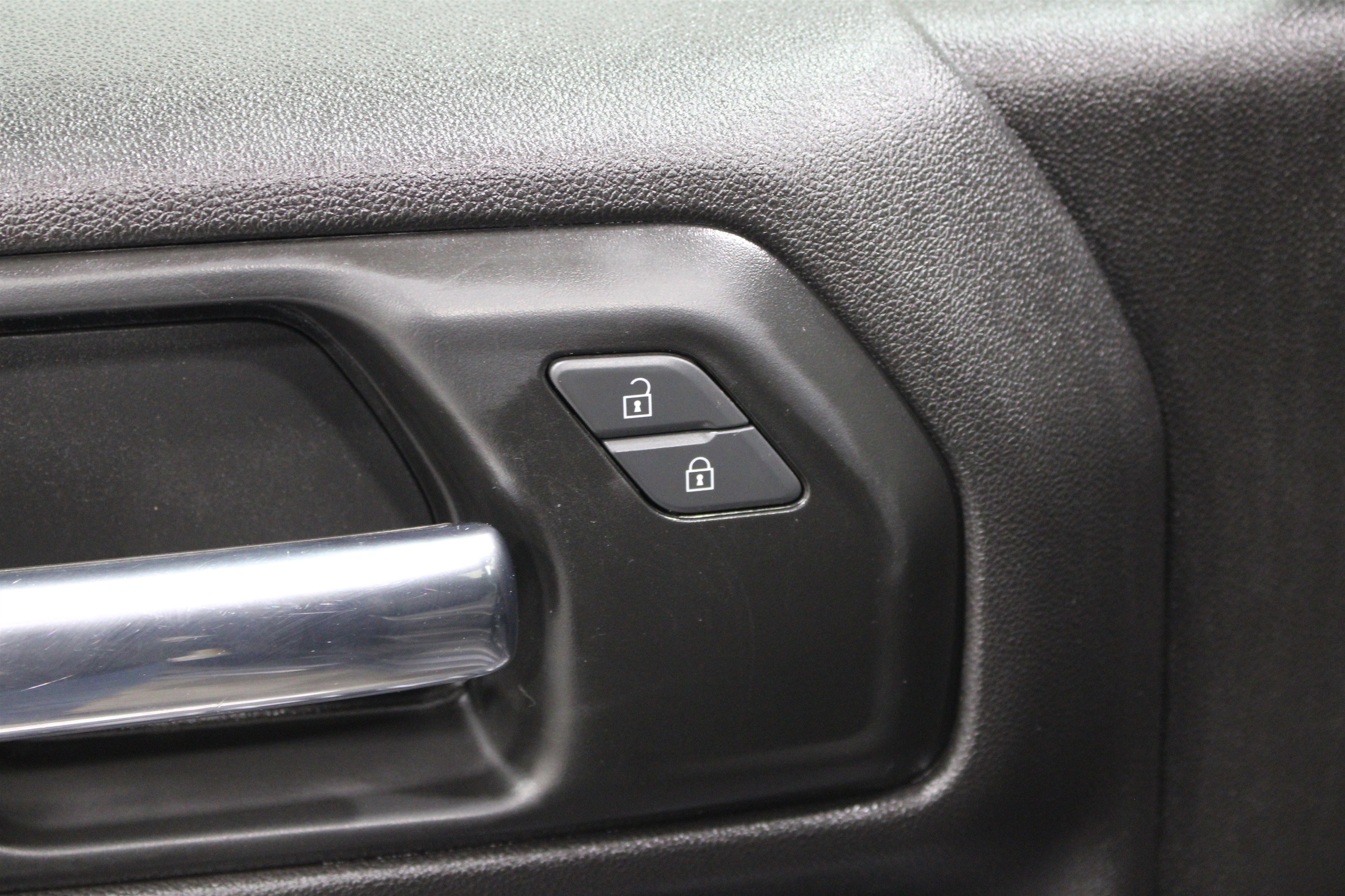 Used 2022 Chevrolet Silverado 1500 Custom w/ LPO, Dark Essentials Package AWD/4WD image 8