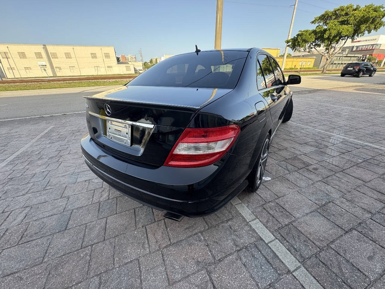 Used 2009 Mercedes-Benz C 300 Sedan image 8