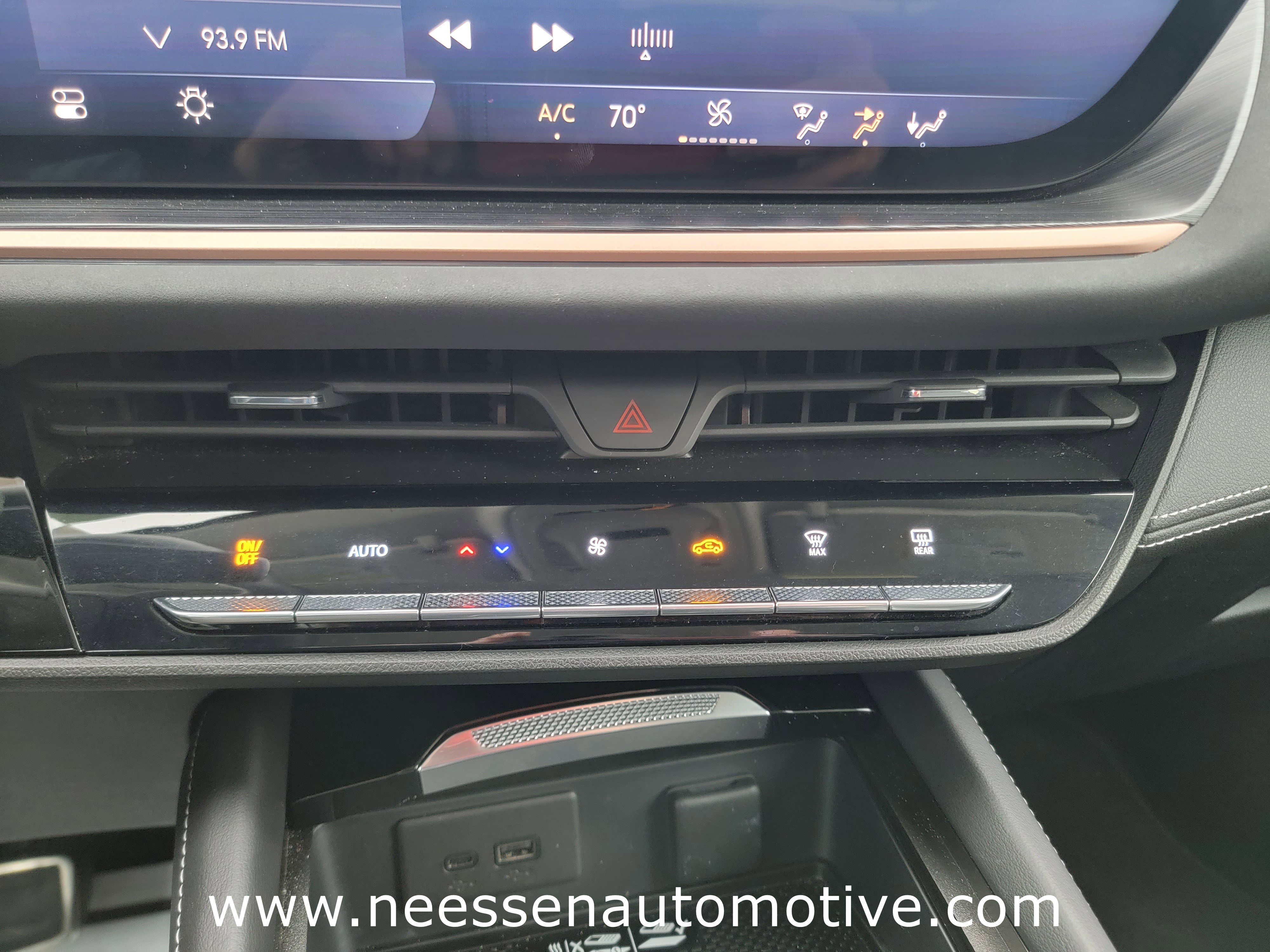 Used 2025 Buick Envision Sport Touring image 24