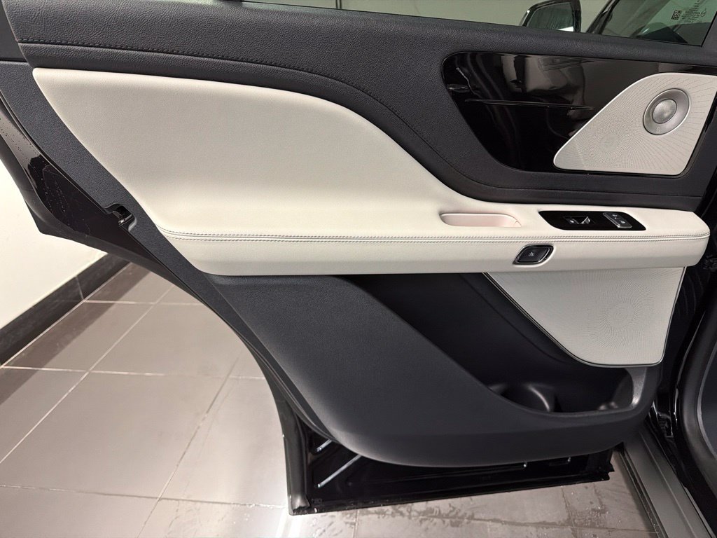 New 2026 Lincoln Aviator Reserve AWD/4WD image 36