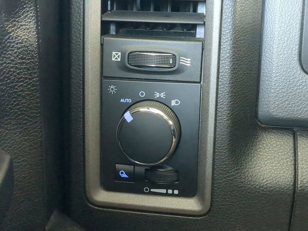 Used 2019 RAM 1500 Tradesman w/ Chrome Plus Package RWD image 19