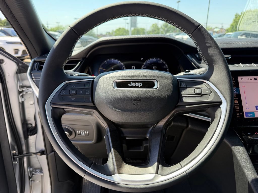 New 2026 Jeep Grand Cherokee Altitude AWD/4WD image 13