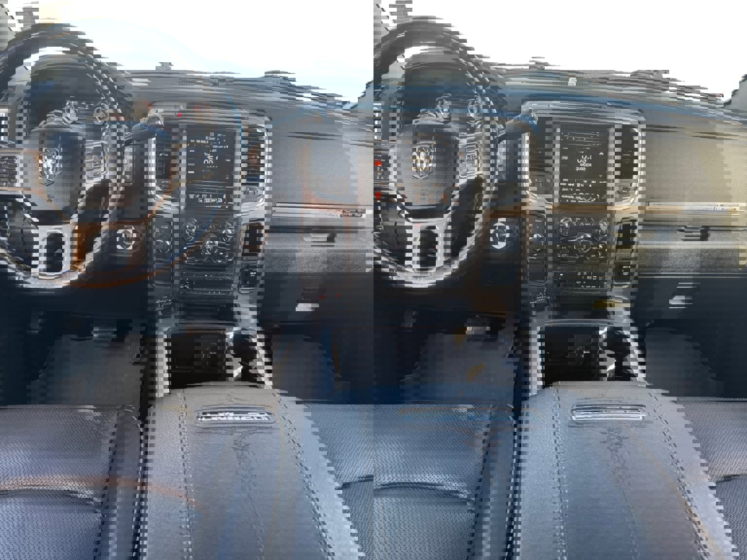 Used 2015 RAM 3500 Laramie Longhorn image 12