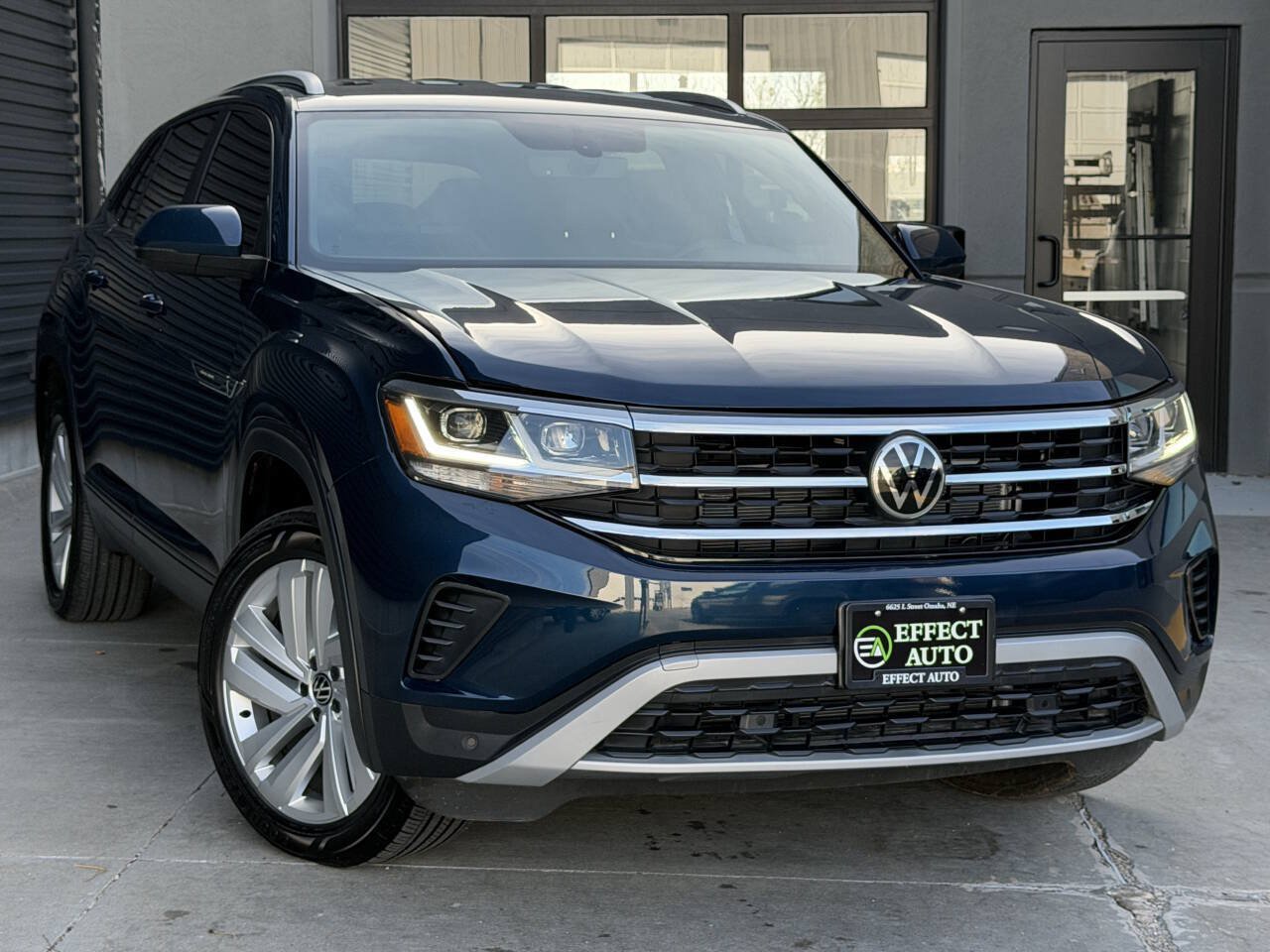 Used 2022 Volkswagen Atlas Cross Sport SE AWD/4WD image 5
