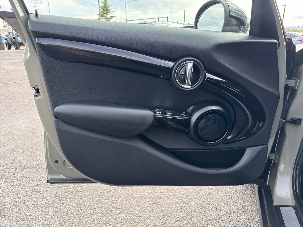 Used 2019 MINI Cooper S image 19