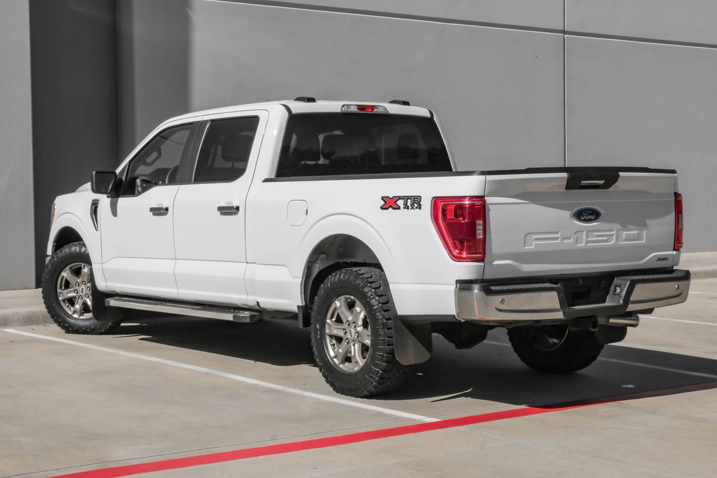 Used 2019 Ford F150 XLT w/ Equipment Group 302A Luxury image 5